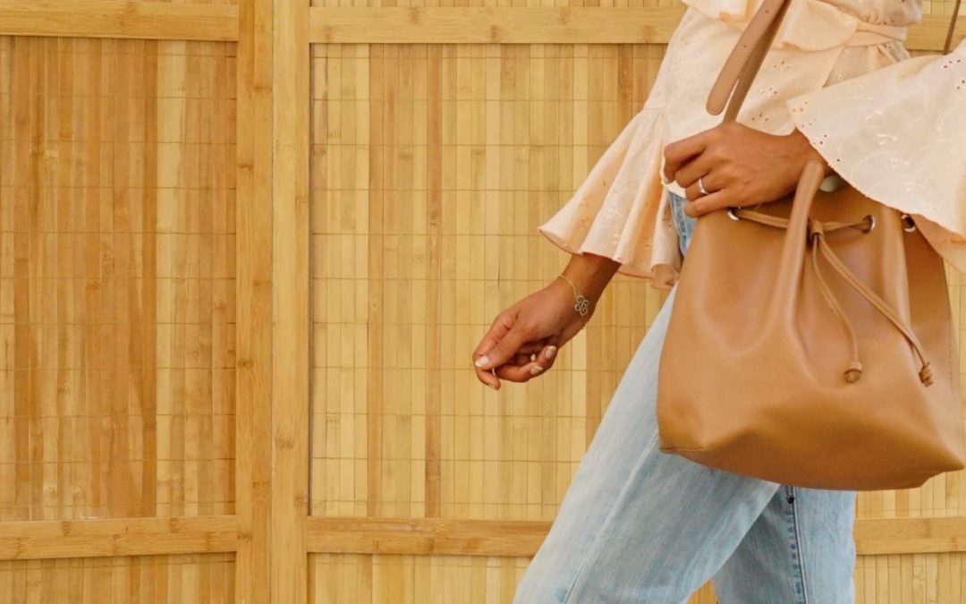 Week-end series: Peach ruffled blouse & bucket bag