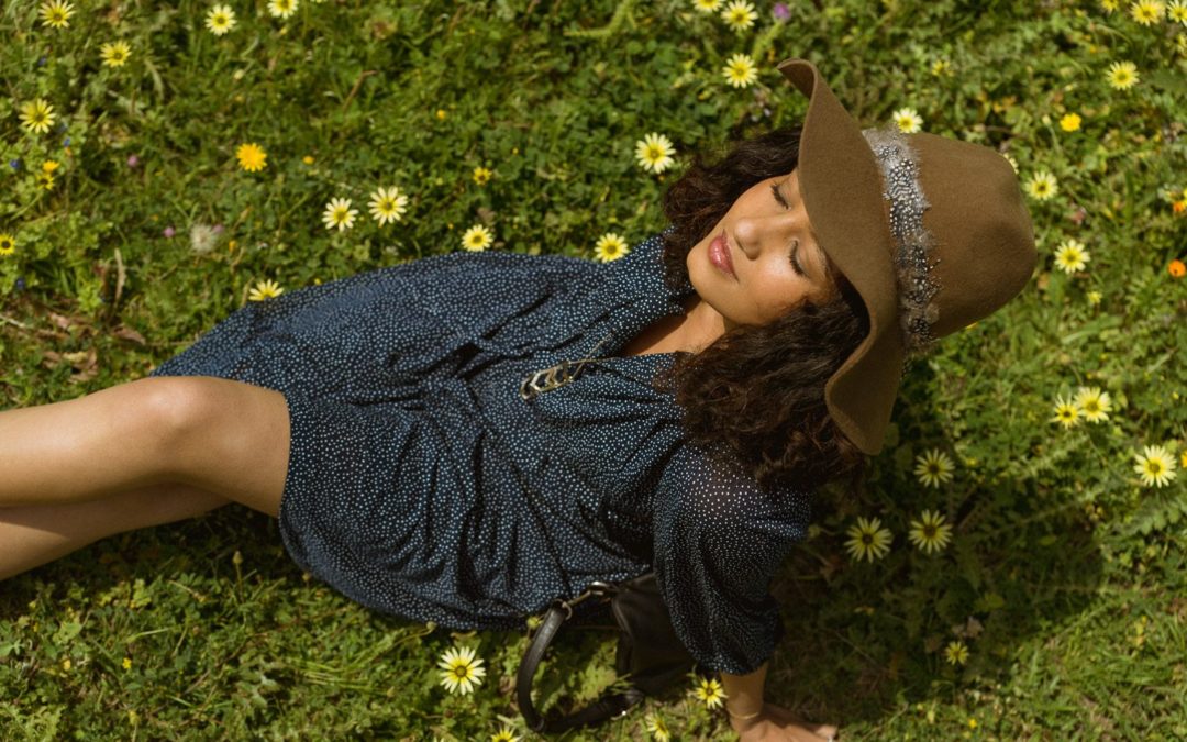 Polka dots dress and countryside